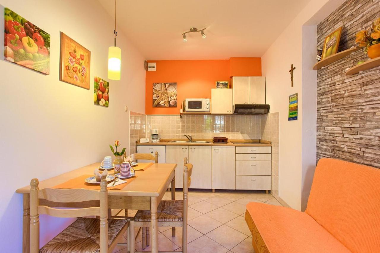 Romantic Apartment Krk Town Bagian luar foto